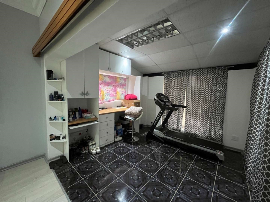 5 Bedroom Property for Sale in Keidebees Northern Cape